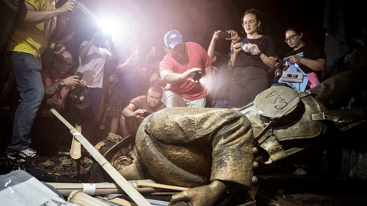 Silent Sam, UNC Chapel Hill'i devirdi