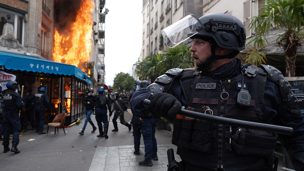 Paris Cafe set fire