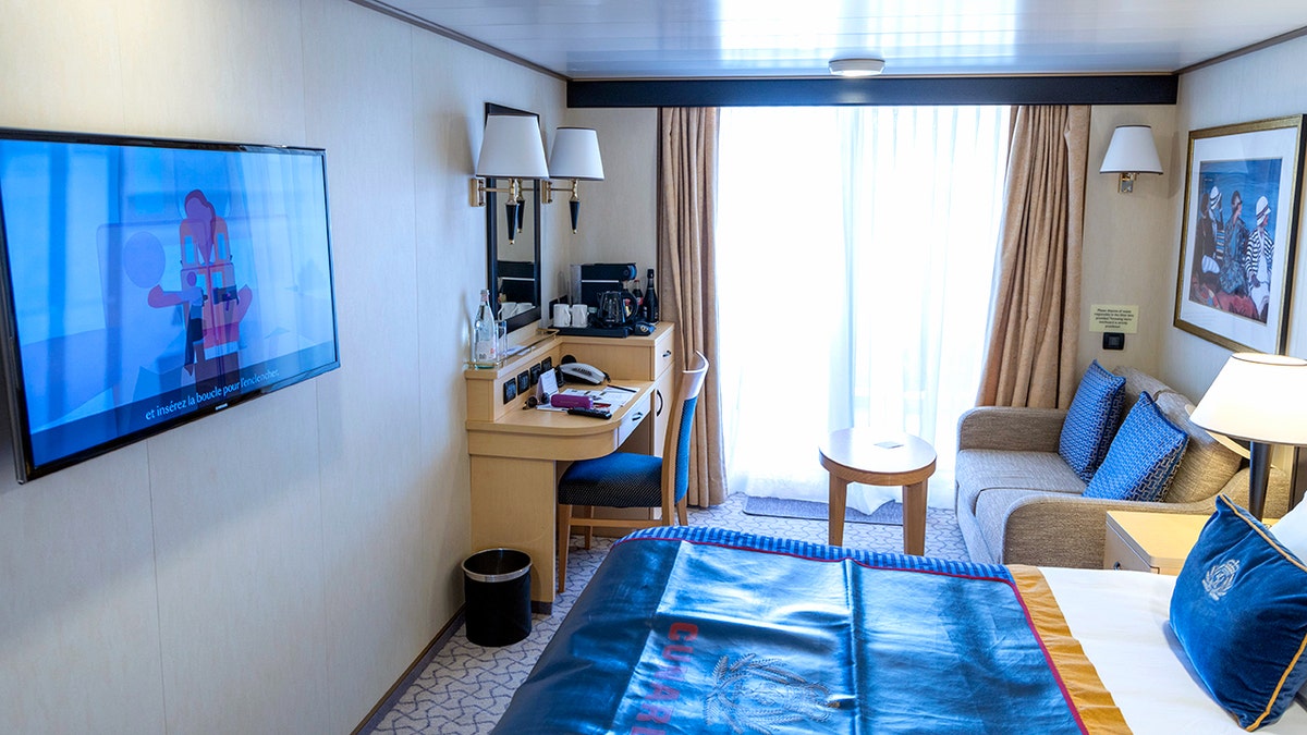 Admire the hotel rooms from the entrance.