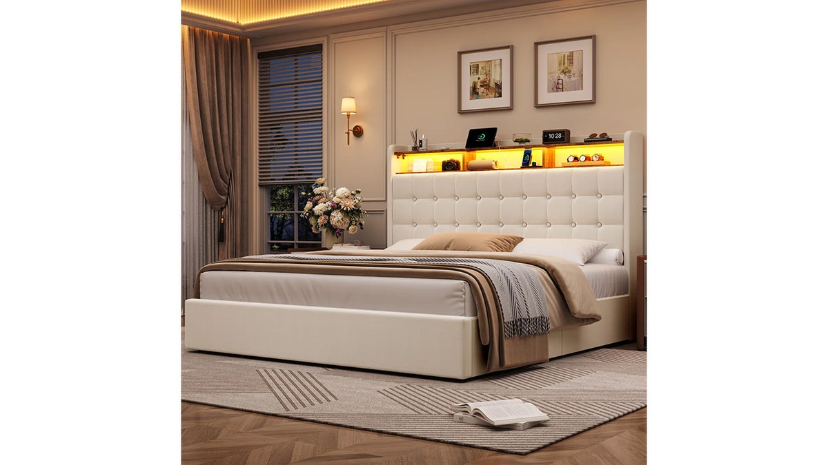 Get extra storage space with this hydraulic bed.