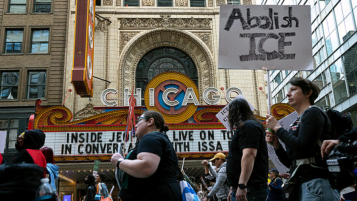 ice-chicago-protests-of-illinois
