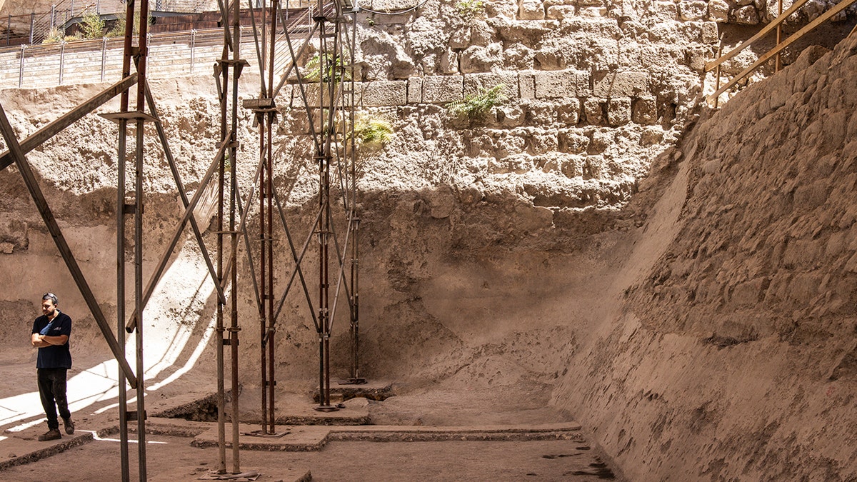 The image of ancient bricks, ancient dams