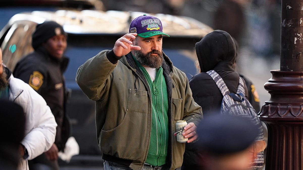 Jason Kelce waves
