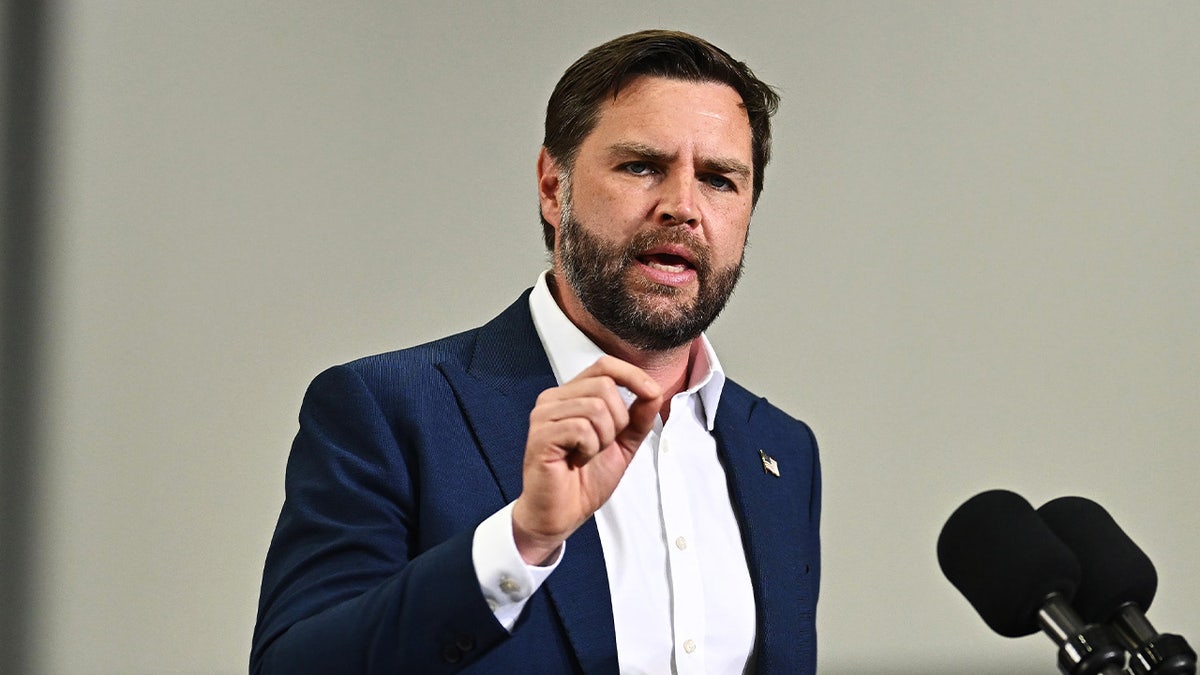 Vice President JD Vance speaks to troops and their families in England
