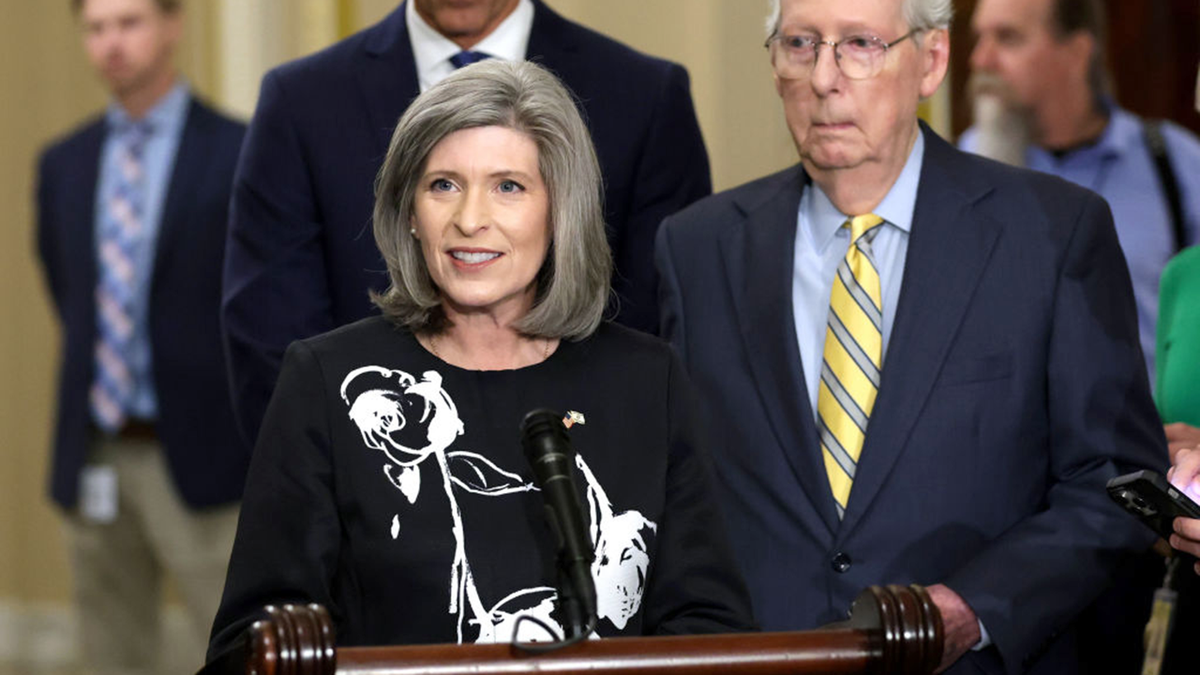 Joni-Ernst-Mitch-Getty