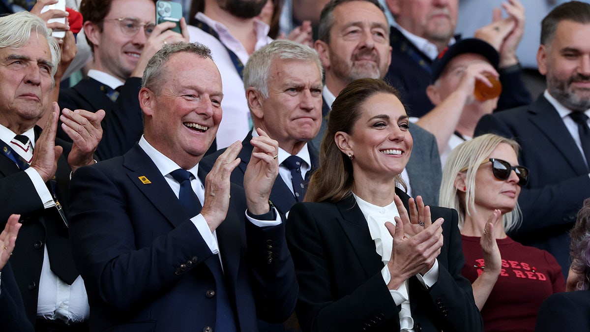 Kate Middleton shows darker hair in the Rakhbi match