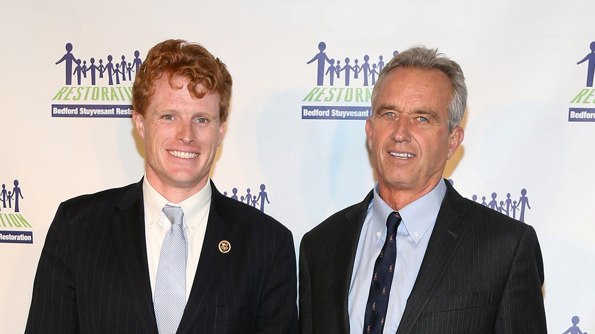 Cousins ​​Joe Kennedy III and Robert Kennedy Jr.