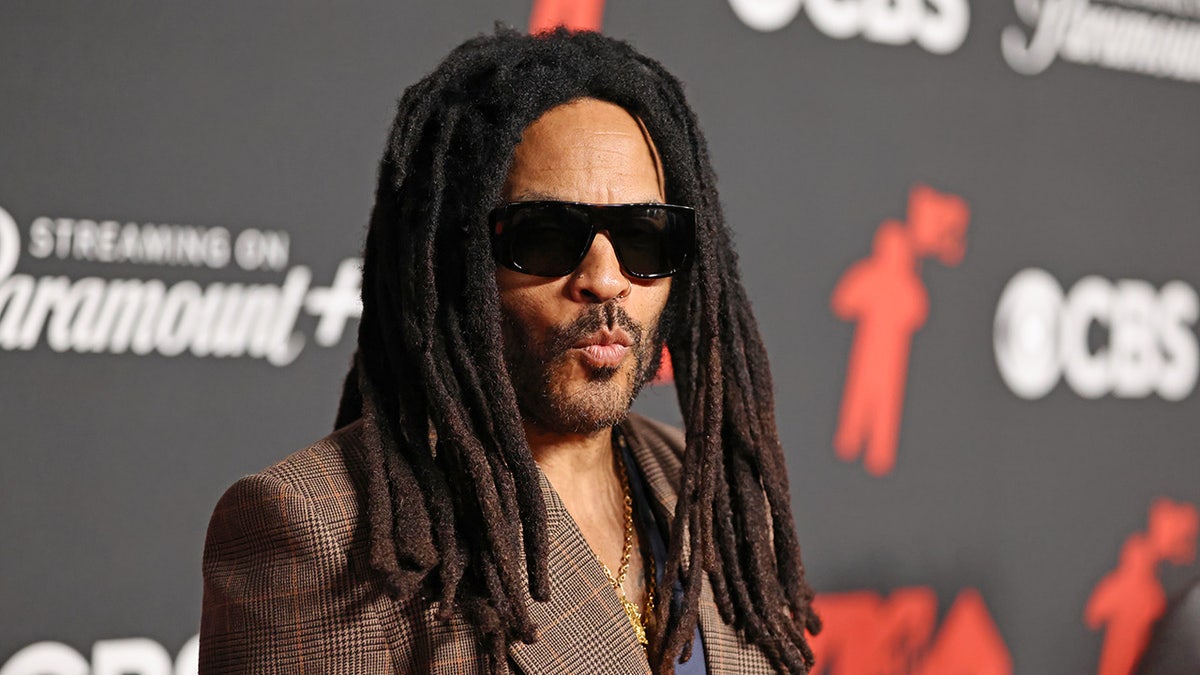 Lenny Kravitz in sunglasses