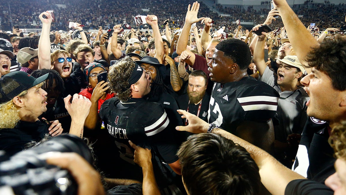 Bulldogs fans celebrate
