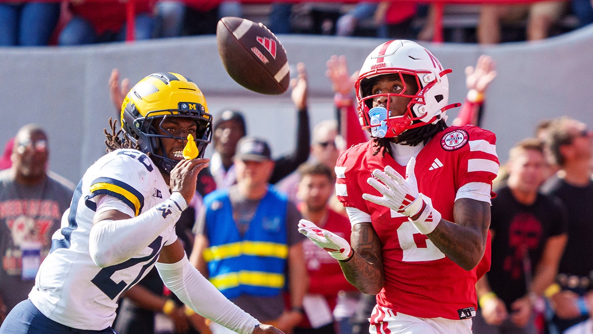 Nebraska wide receiver scores a touchdown