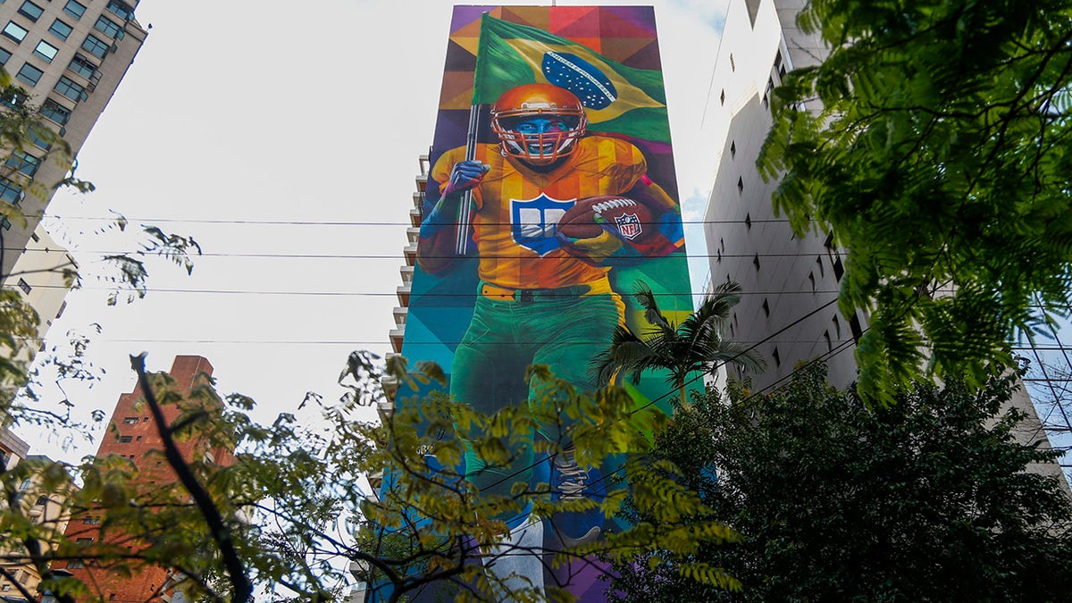 NFL Graffiti Mural na gry w Brazylii