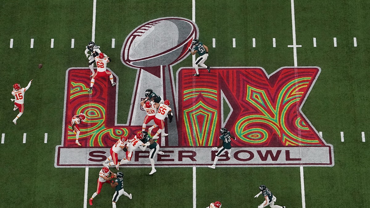 Patrick Mahomes vs. Super Bowl Ricks' Hawks