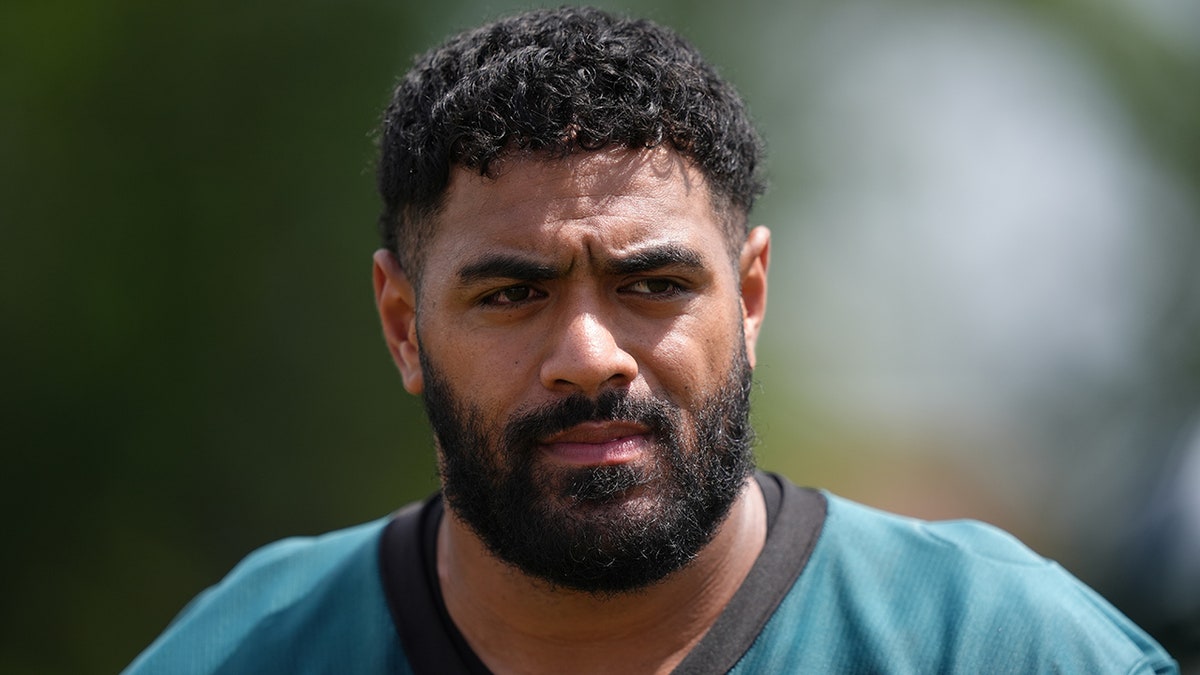 Jordan Mailata in training camp