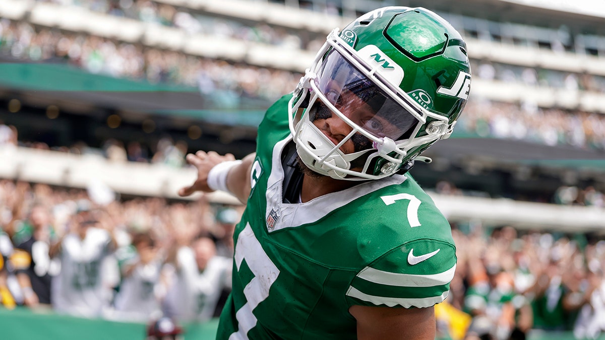 Justin Fields celebrate