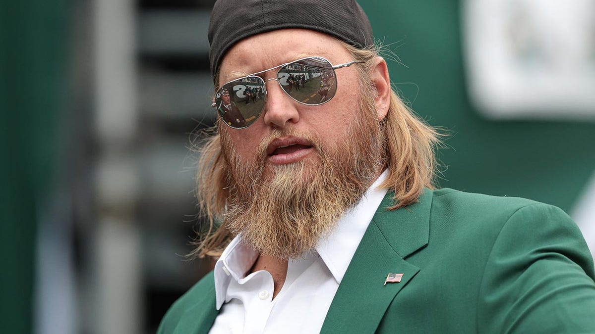 Nick Mangold looked at