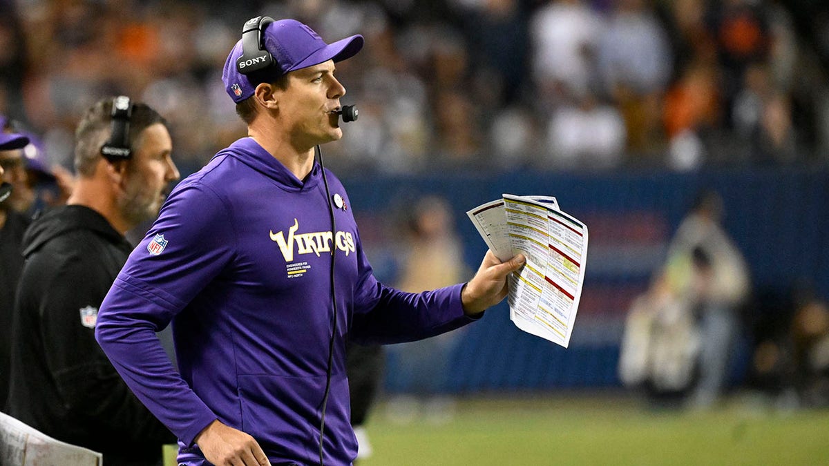 Kevin O'Connell on the sidelines
