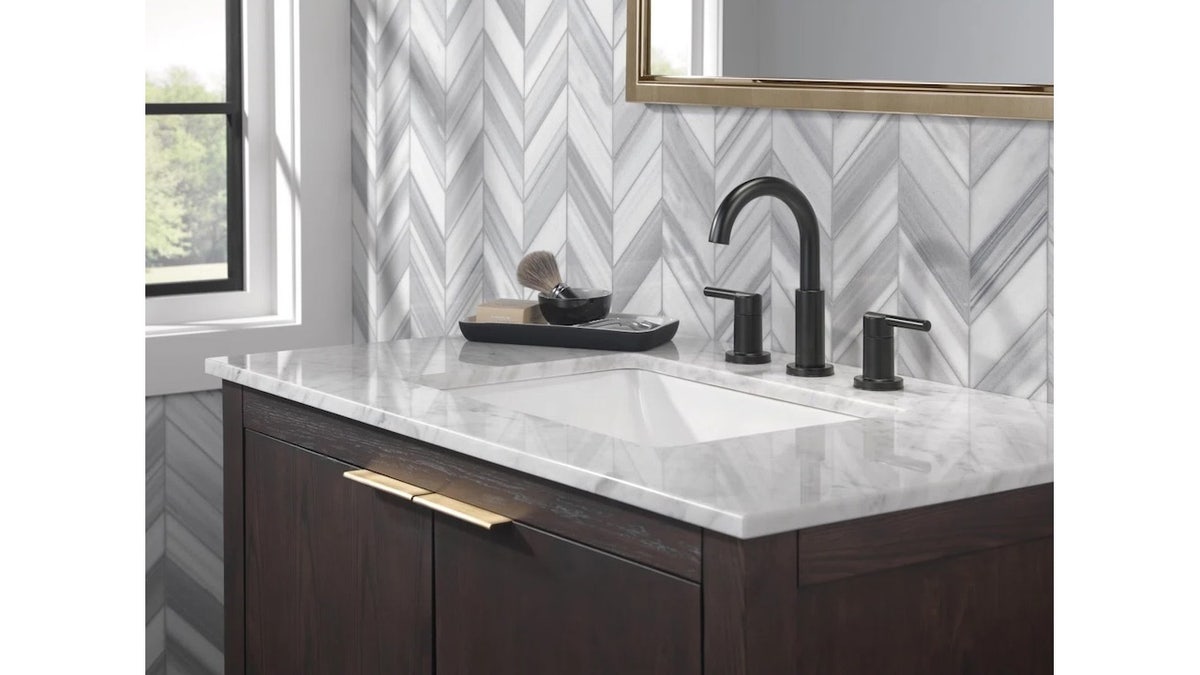 No need for a wrench with this easy-to-install faucet.