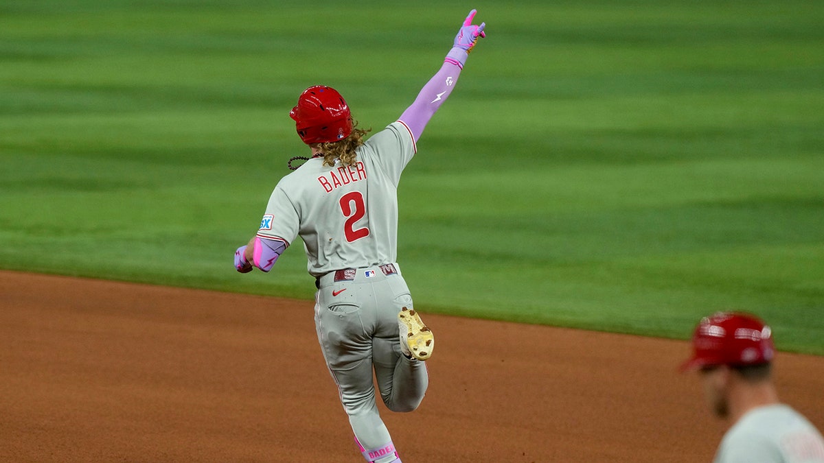 Harrison Bader gesture