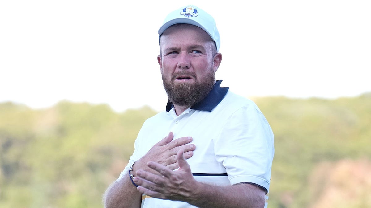 Shane Lowry crying
