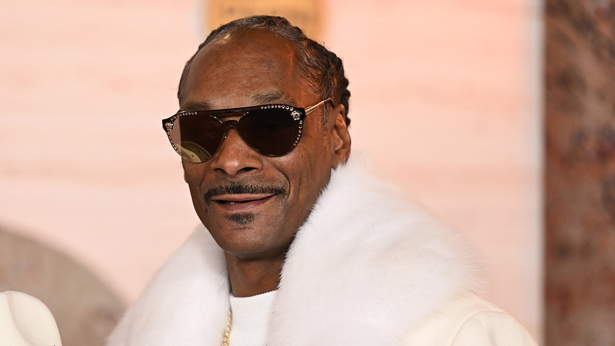 Snoop Dogg wearing sunglasses