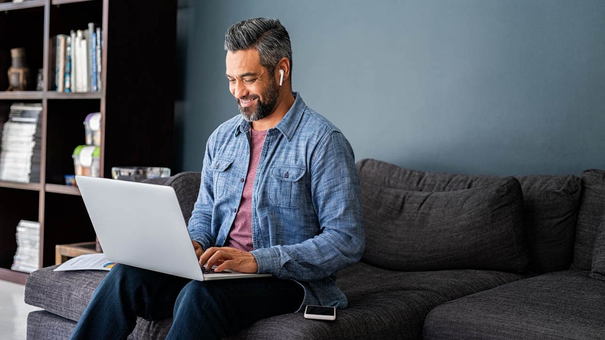 Microsoft Windows 11 Pro drops to less than $10 this week