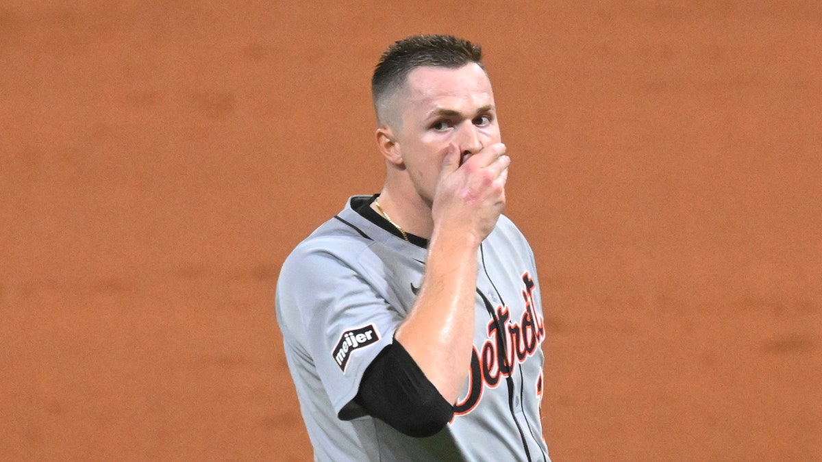 David Fry reacciona a Tariq Scubal después del accidente frito