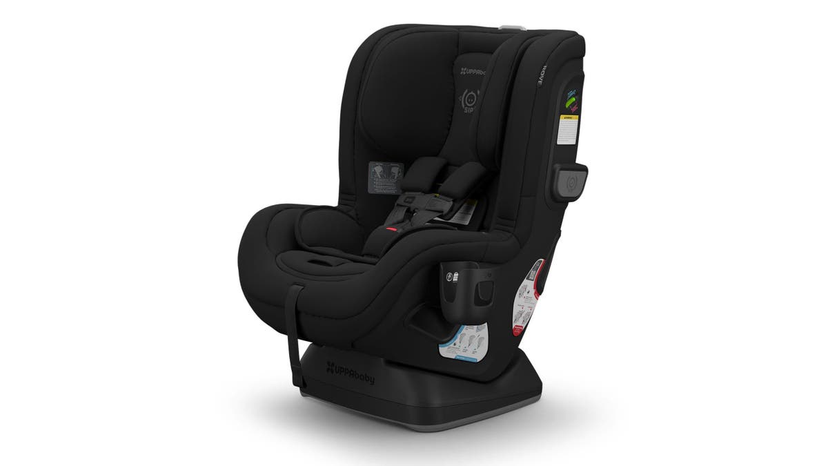 This seat features a unique and easy-to-use installation system,