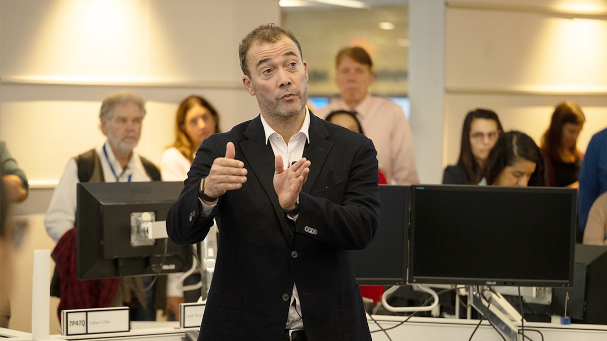 Washington Post Newsroom'da Lewis Will