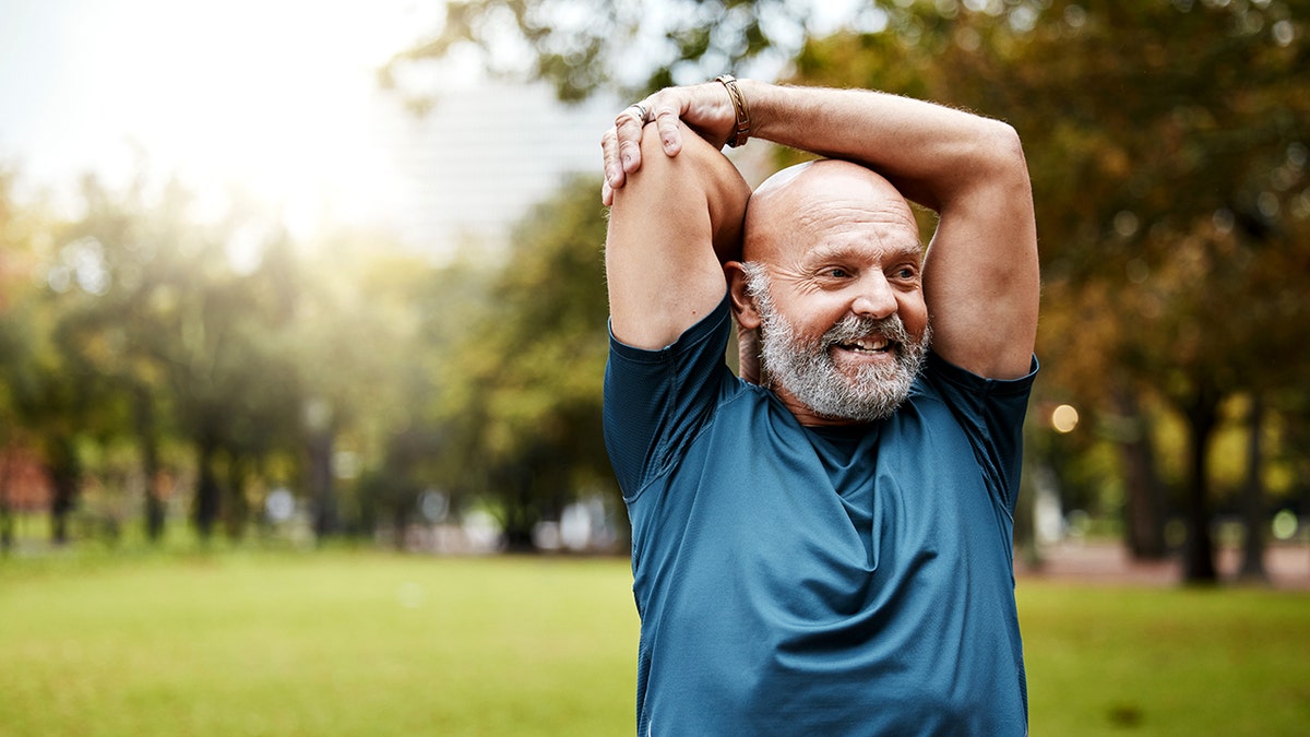 A nova tendência de fitness zero zero concentra -se no movimento ultra leve e atividade suave ao longo do dia