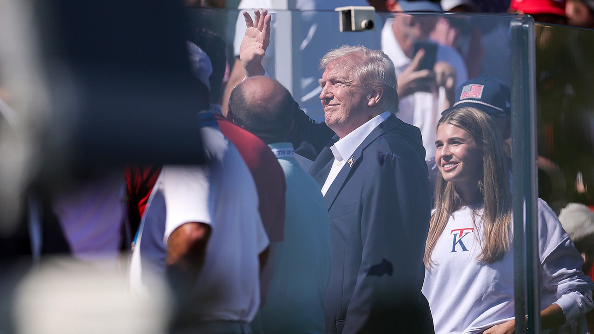  U.S. President Donald Trump acknowledges the crowd on the first tee during the Friday afternoon four-ball matches of the 2025 Ryder Cup at Black Course at Bethpage State Park Golf Course on September 26, 2025 in Farmingdale, New York. (Photo by Andrew Redington/Getty Images)