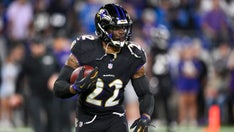 Ravens' Derrick Henry slams helmet, flails on bench following costly fumble vs Lions