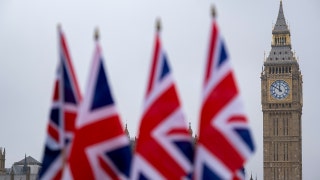 La nueva y contundente campaña británica contra el comportamiento «antisocial» desata una oleada de críticas en defensa de la libertad de expresión: «El colmo de la locura»