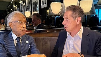Andrew Cuomo has breakfast meeting with Rev. Al Sharpton as he trails Mamdani in NYC mayoral race