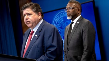Trump says Chicago mayor, Illinois governor 'should be in jail for failing to protect' ICE officers