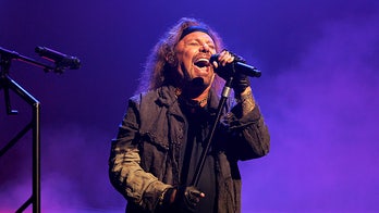 Mtley Crüe's Vince Neil suffered stroke that left his entire left side paralyzed