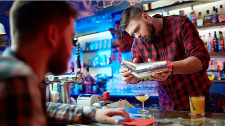 Gen Z drinkers leave bartenders frustrated with shrinking tips as 'terrible' trend emerges