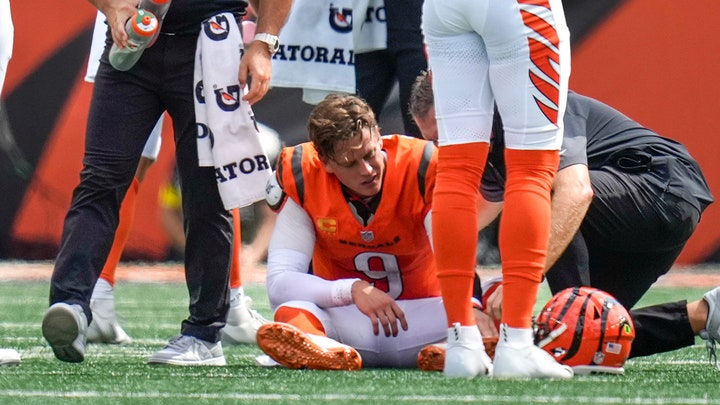 Doctor of physical therapy explains why Joe Burrow's turf toe could cost him the season