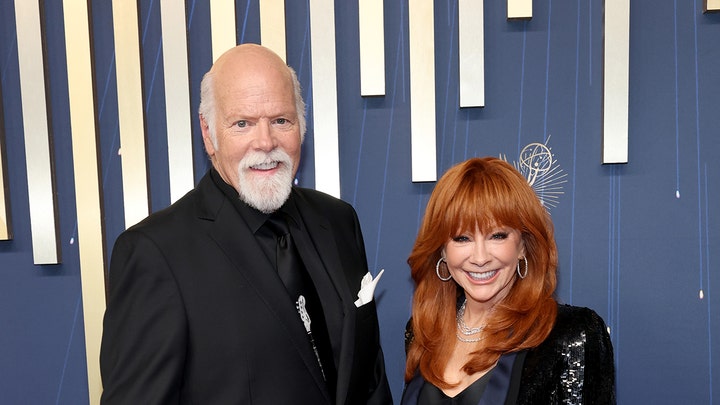 Reba McEntire on why her romance with Rex Linn works