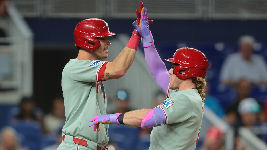 ESPN stars torch female Phillies fan for demanding ball from young boy