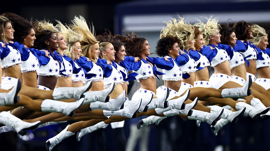 Cowboys cheerleader forced to watch Eagles boyfriend get lit up on national TV, Jerry's happy & Cornjerkers