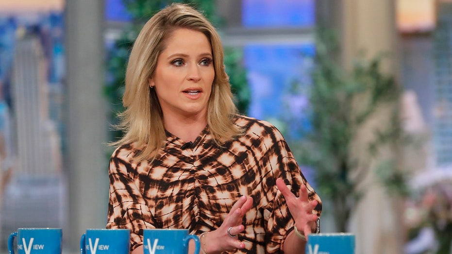'The View' co-host Sara Haines criticizes Newsom's Trump copycat social media approach