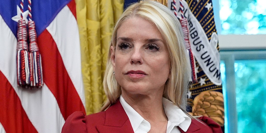 Pam Bondi says Trump 'absolutely' has authority to invoke Insurrection Act to curb Chicago crime