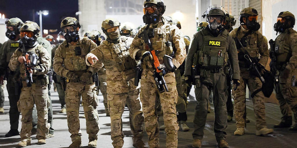 https://a57.foxnews.com/static.foxnews.com/foxnews.com/content/uploads/2025/10/1024/512/federal-agents-in-portland-1.jpg?ve=1&tl=1