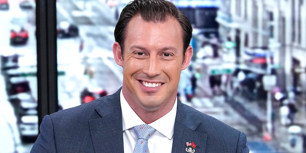 https://a57.foxnews.com/static.foxnews.com/foxnews.com/content/uploads/2025/10/1024/512/johnny-joey-jones-outnumbered.jpg?ve=1&tl=1