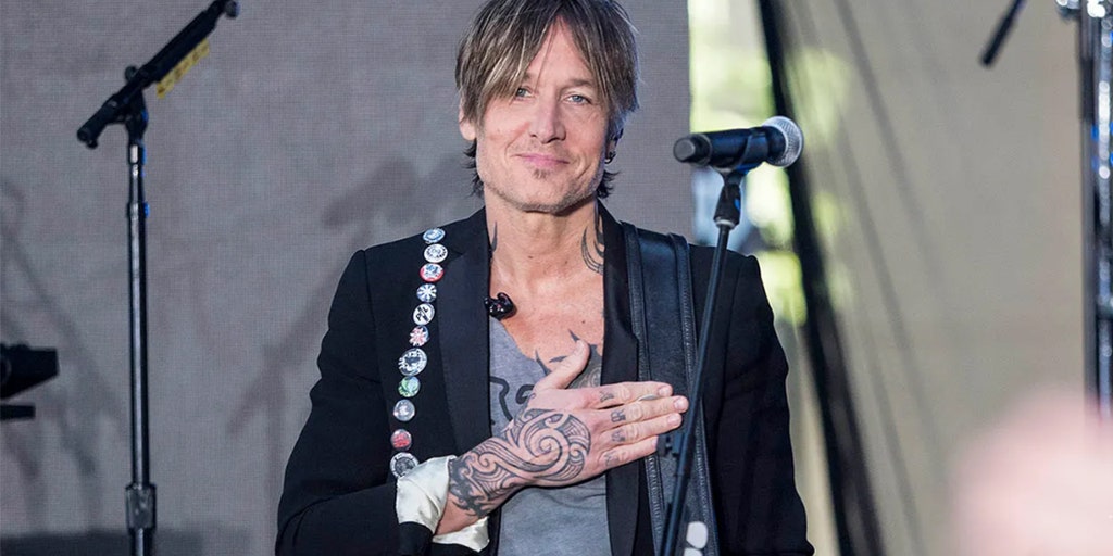 Keith Urban tears up over special birthday gift amid divorce news | Fox News