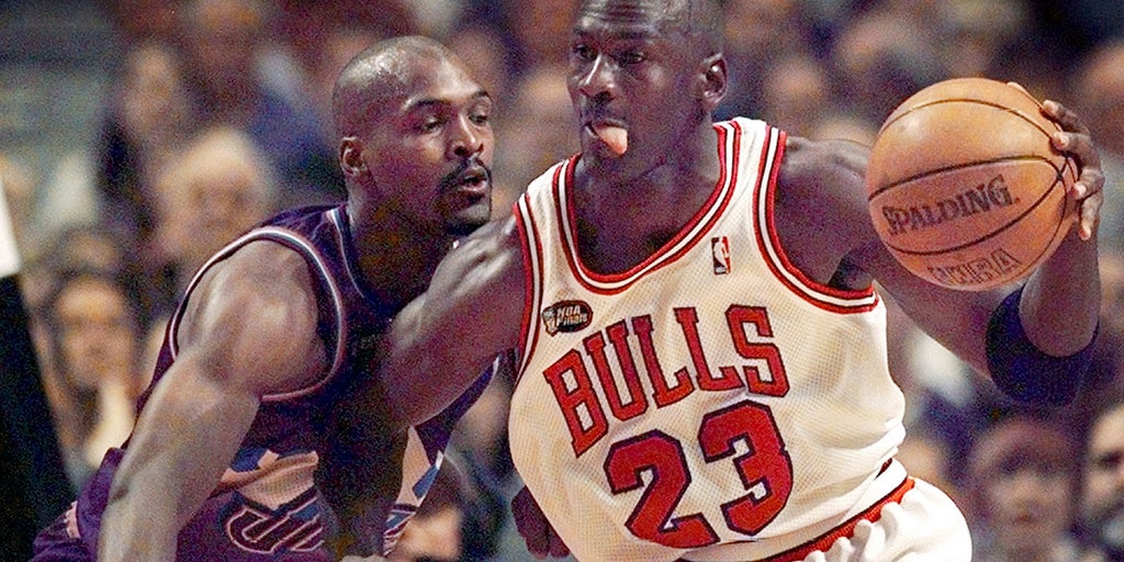 nba-michael-jordan-102225-2.