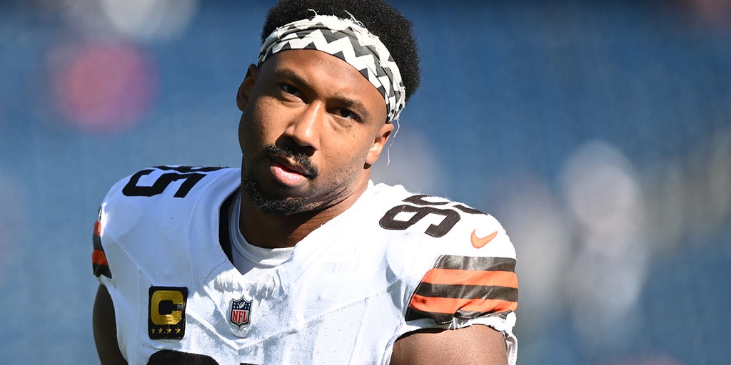 football garrett helmet Myles Signed Browns F/S Flat White Speed Authentic Helmet-Beckett W Holo Elevate your collection of New York Jets memorabilia by picking up this Garrett Wilson autographed Riddell Rave Speed Mini Helmet Myles Garrett Autographed Helmets, Signed