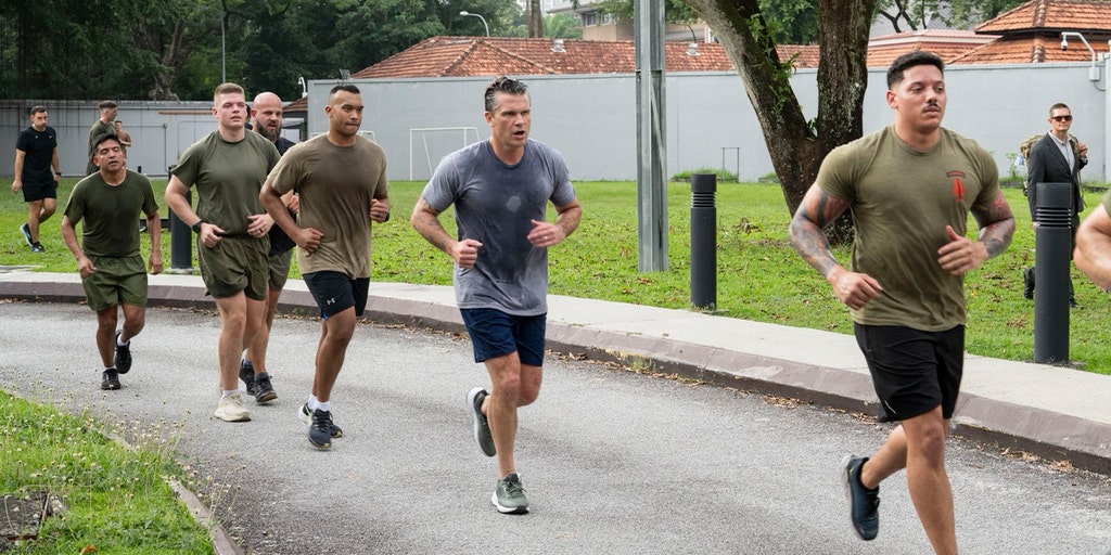 https://a57.foxnews.com/static.foxnews.com/foxnews.com/content/uploads/2025/10/1024/512/pete-hegseth-soldiers-exercise-1.jpg?ve=1&tl=1