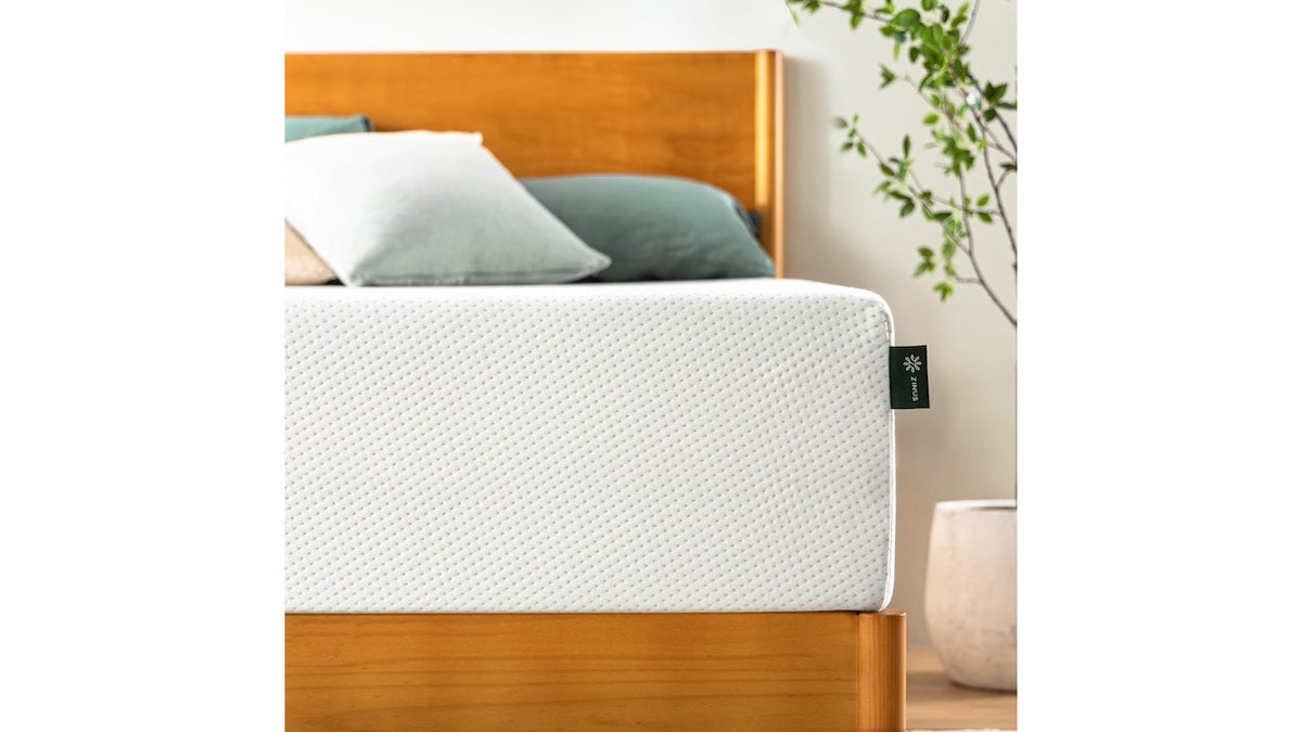 Sleep in comfort with this foam mattress. 