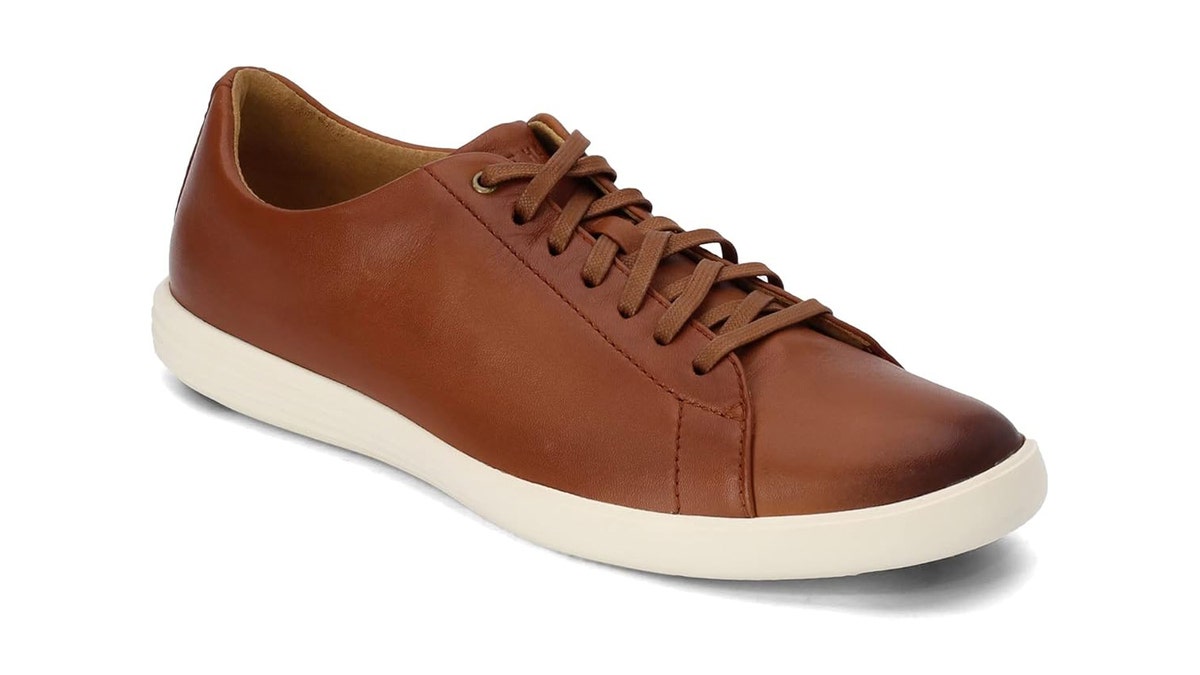 Keep your feet comfortable while looking stylish in these leather sneakers.